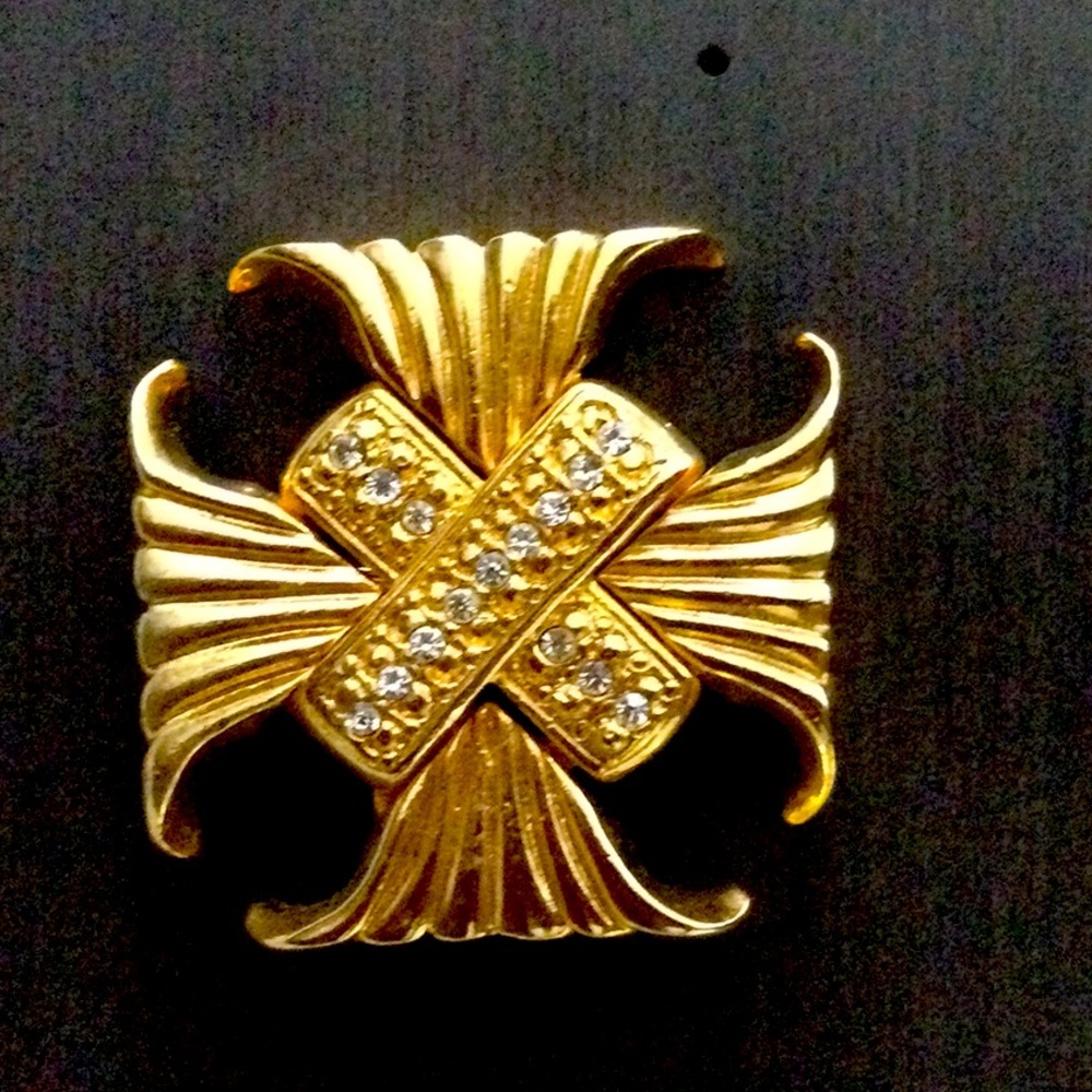 Brooch
